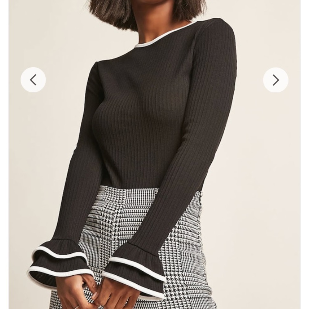 Black bell sleeve ribbed top NWT